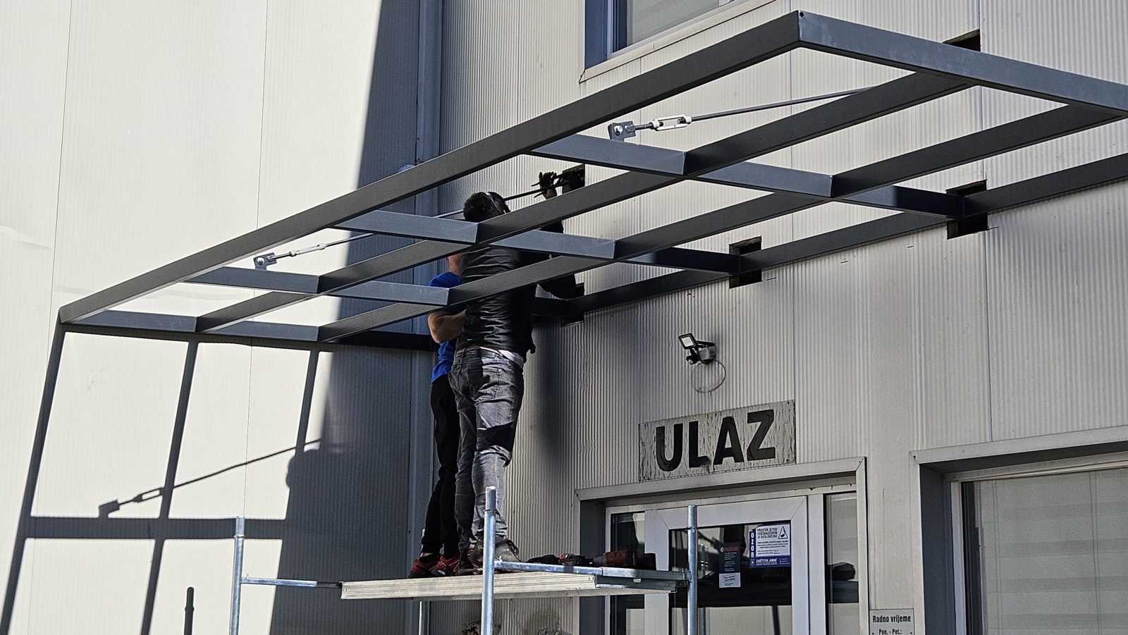 ZE-STEEL metalna nadstrešnica 3